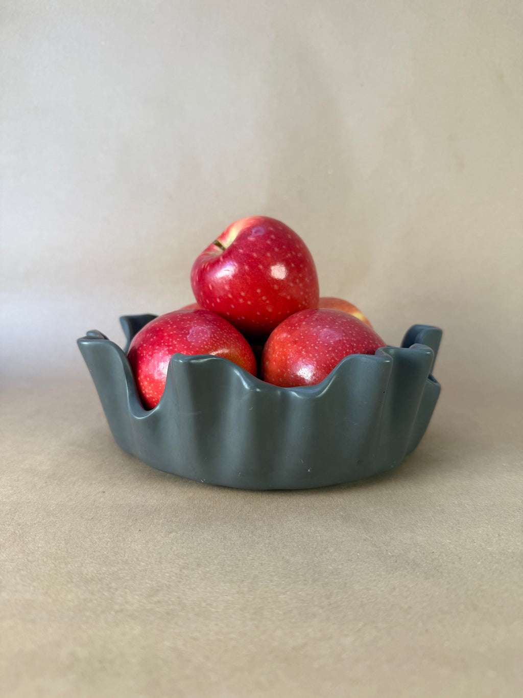 Plat Jesmonite "Tarte"