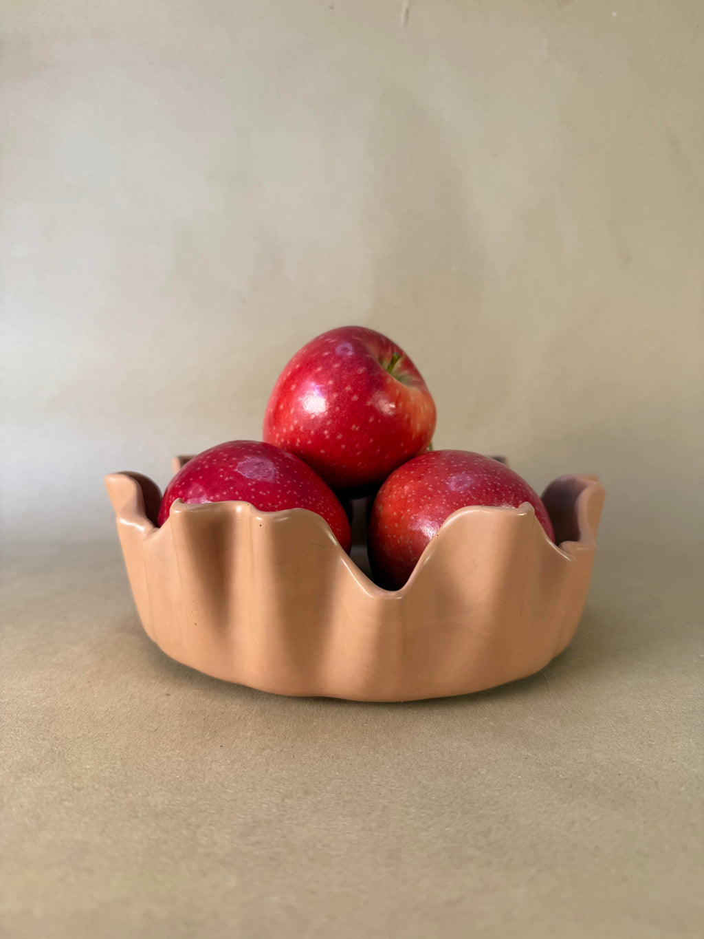 Plat Jesmonite "Tarte"